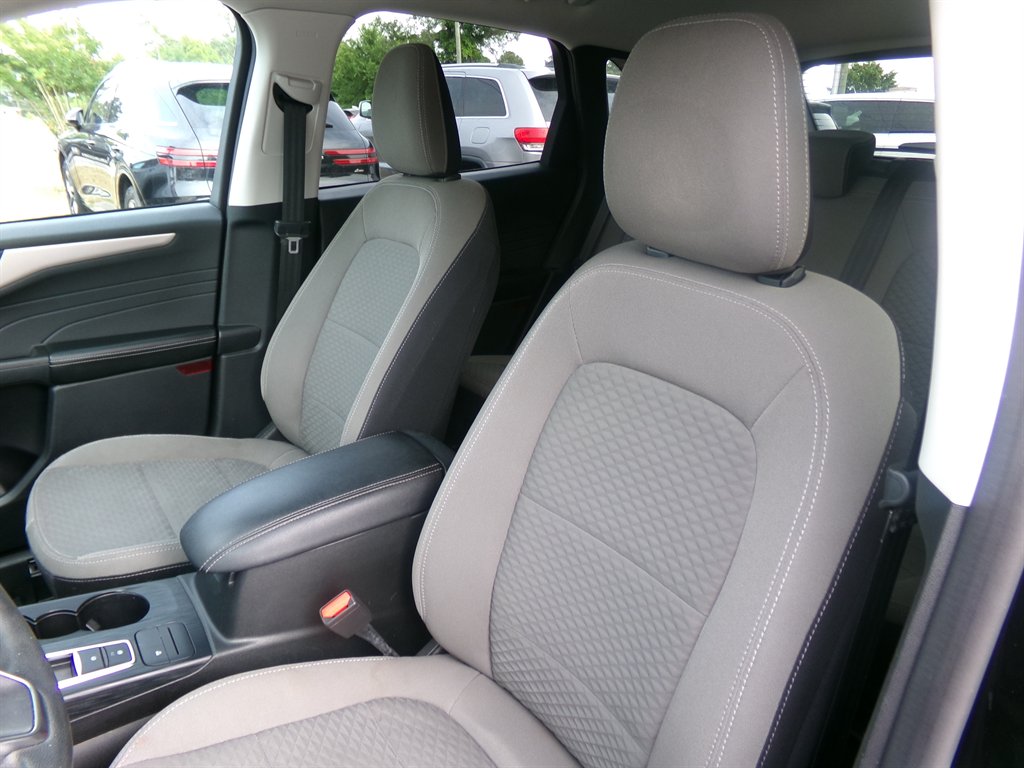 2022 Ford Escape - $19,932