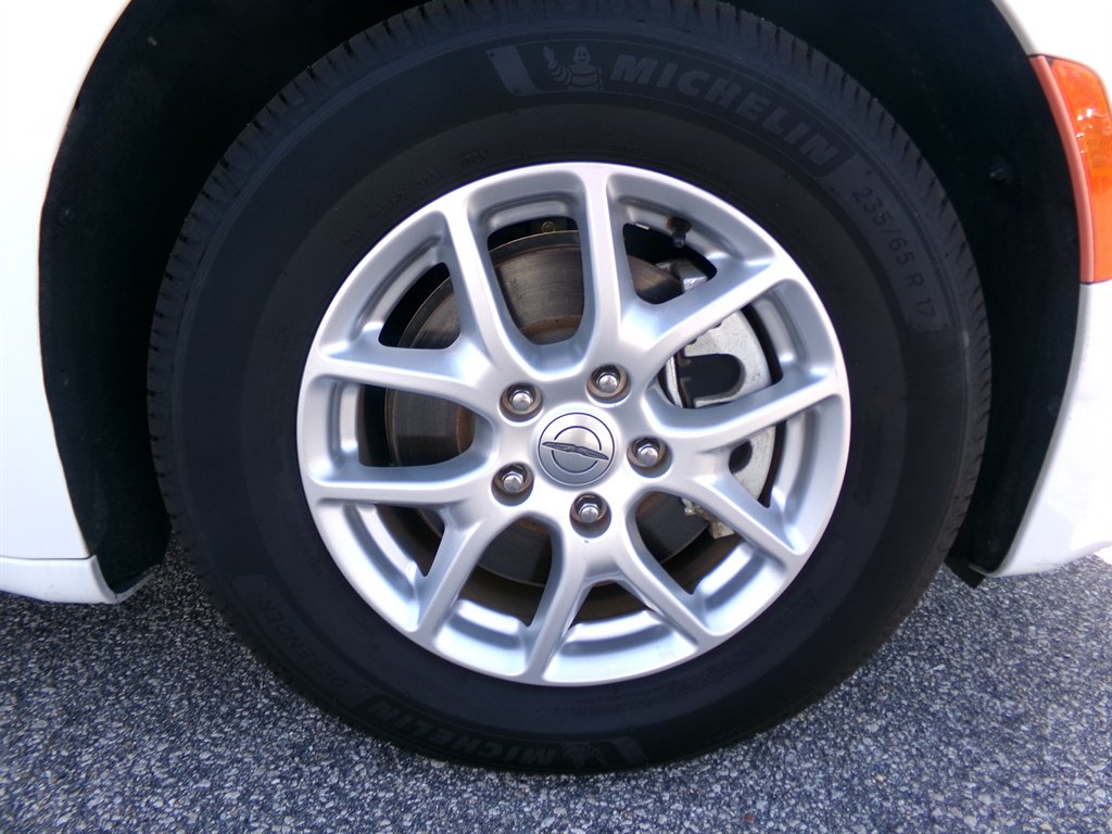 2022 Chrysler Voyager - $22,964