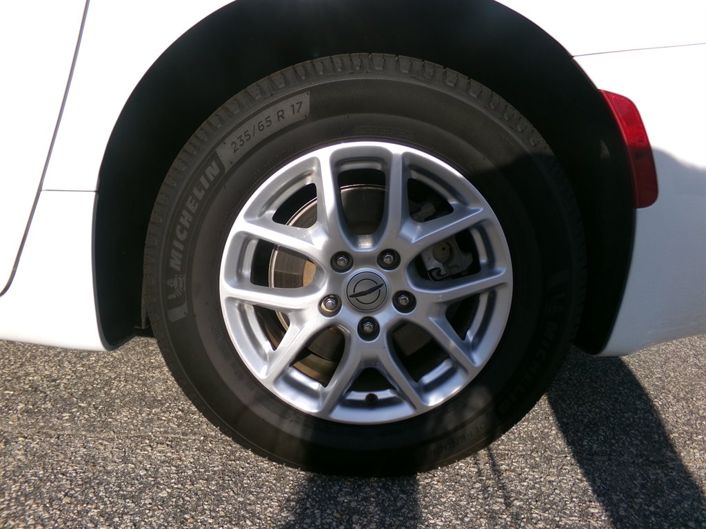 2022 Chrysler Voyager - $22,964