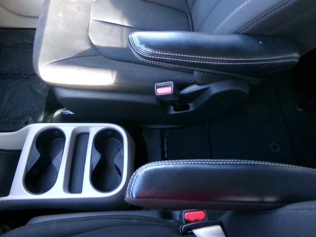 2022 Chrysler Voyager - $22,964