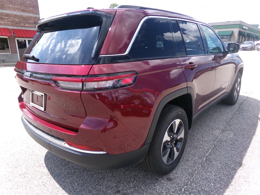 2024 Jeep Cherokee - $32,954