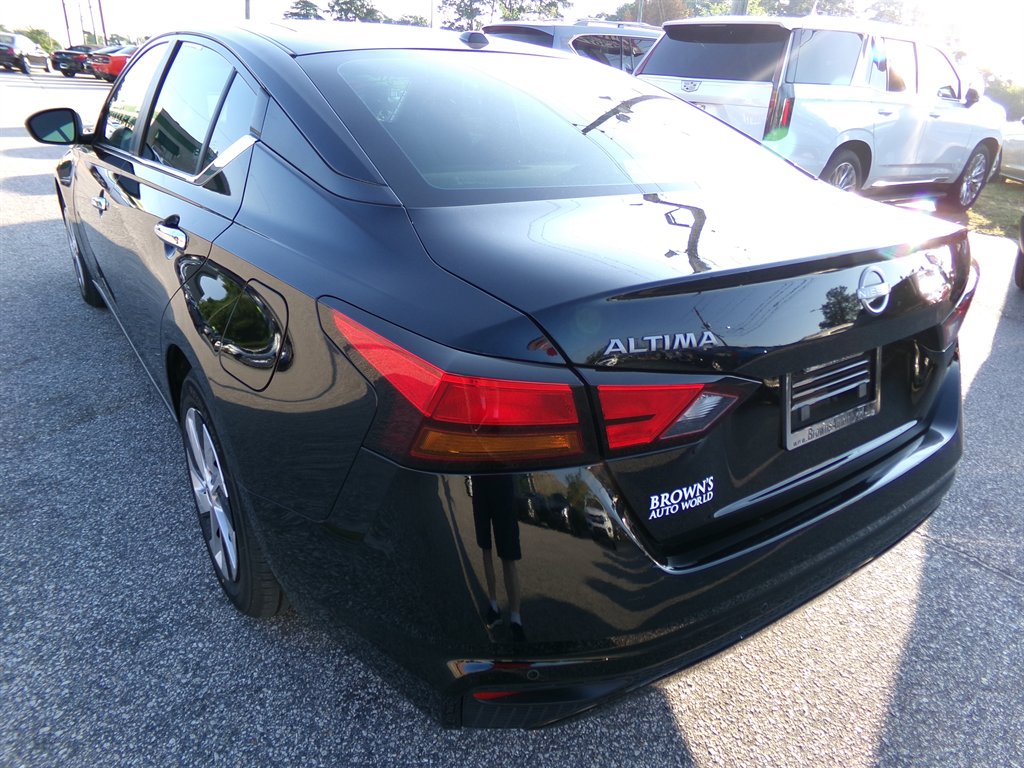 2025 Nissan Altima - $23,954