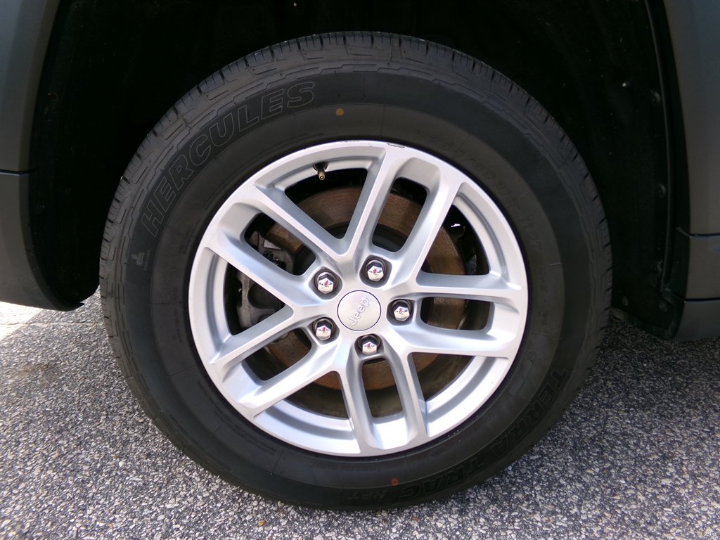 2023 Jeep Cherokee - $27,985