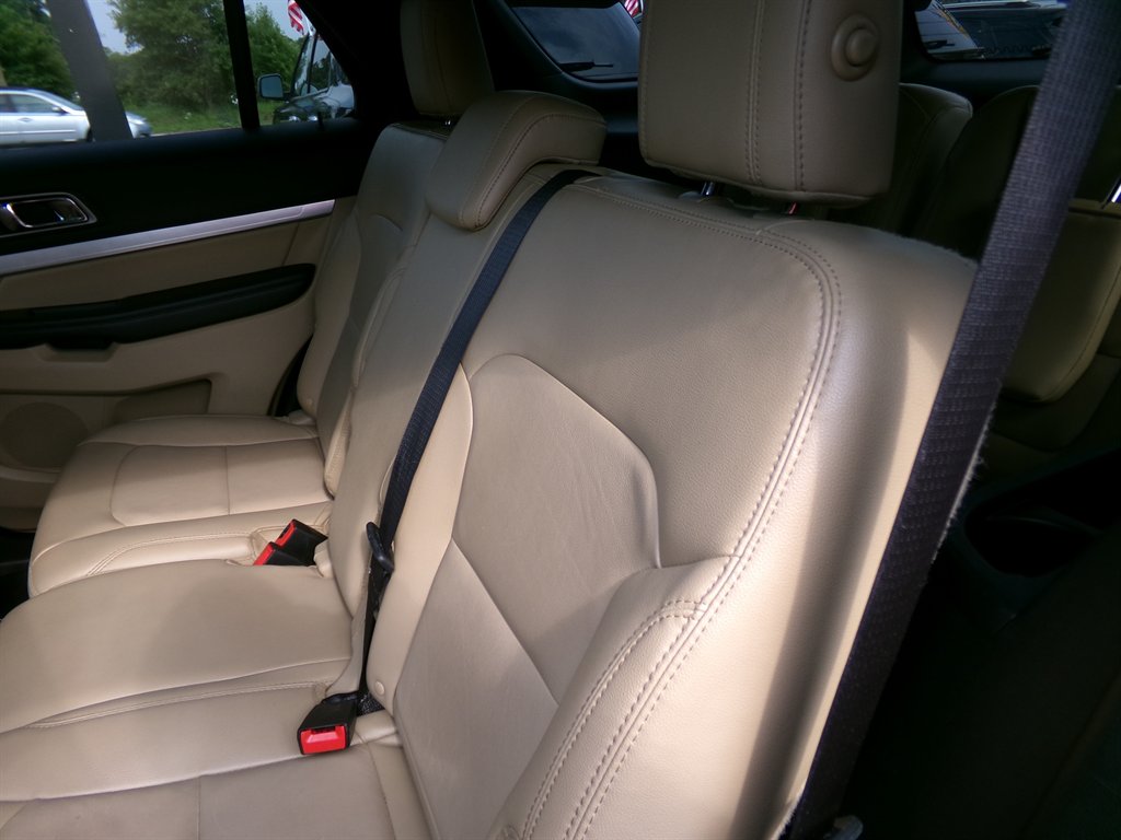 2017 Ford Explorer - $18,966