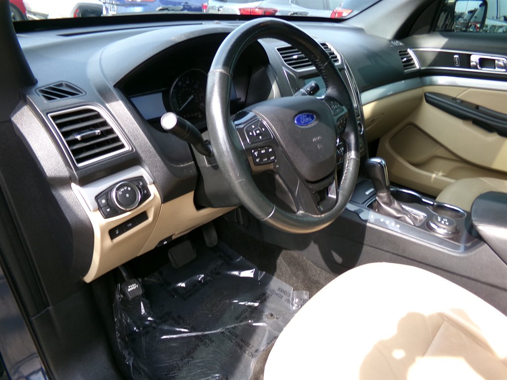 2017 Ford Explorer - $18,966