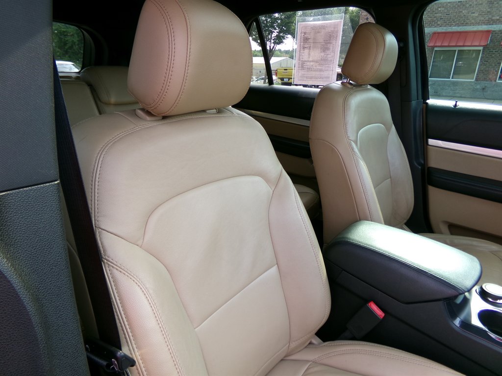 2017 Ford Explorer - $18,966