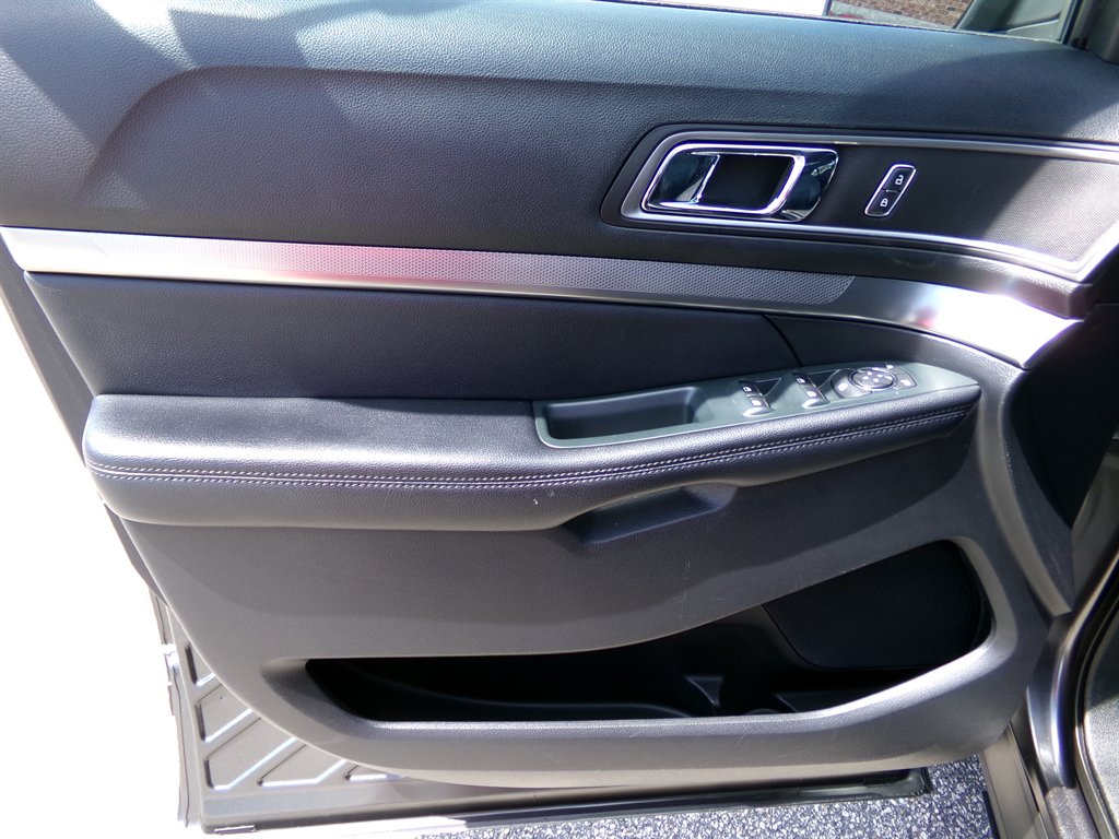 2018 Ford Explorer - $27,325