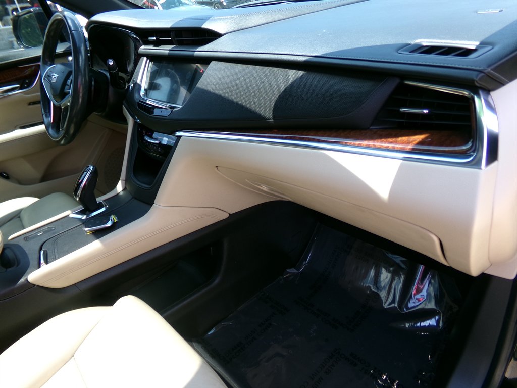 2017 Cadillac XT5 - $21,988