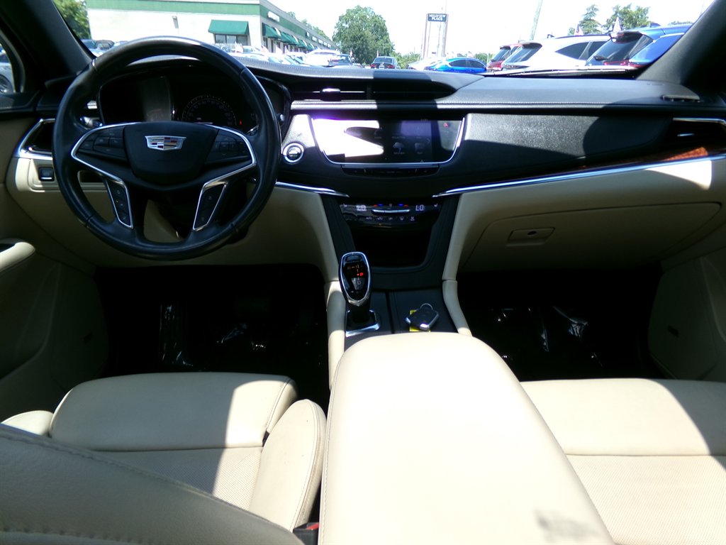 2017 Cadillac XT5 - $21,988
