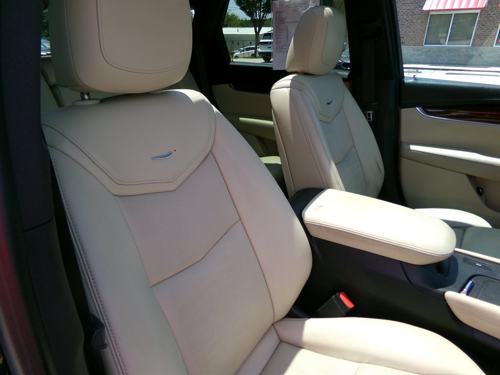 2017 Cadillac XT5 - $21,988