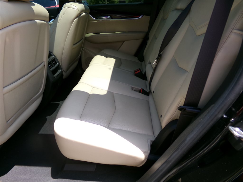 2017 Cadillac XT5 - $21,988
