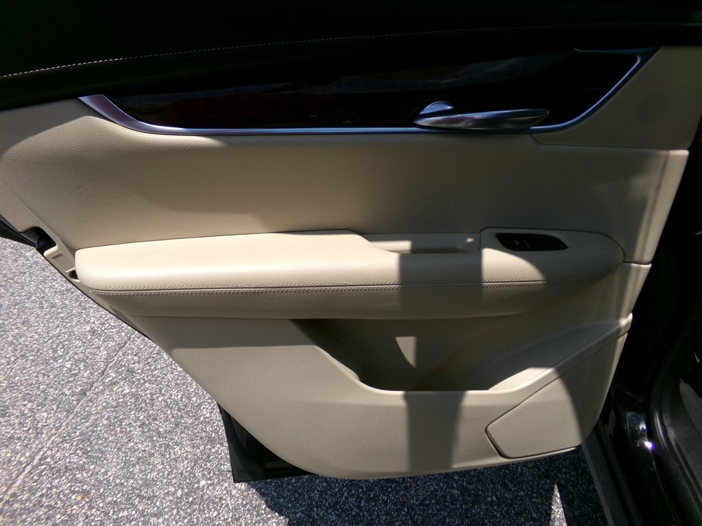 2017 Cadillac XT5 - $21,988