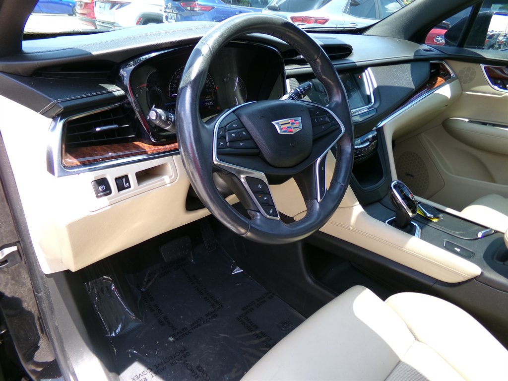 2017 Cadillac XT5 - $21,988
