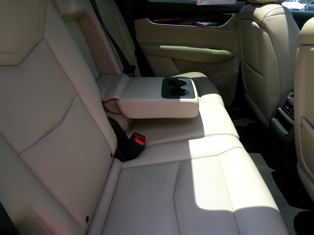 2017 Cadillac XT5 - $21,988