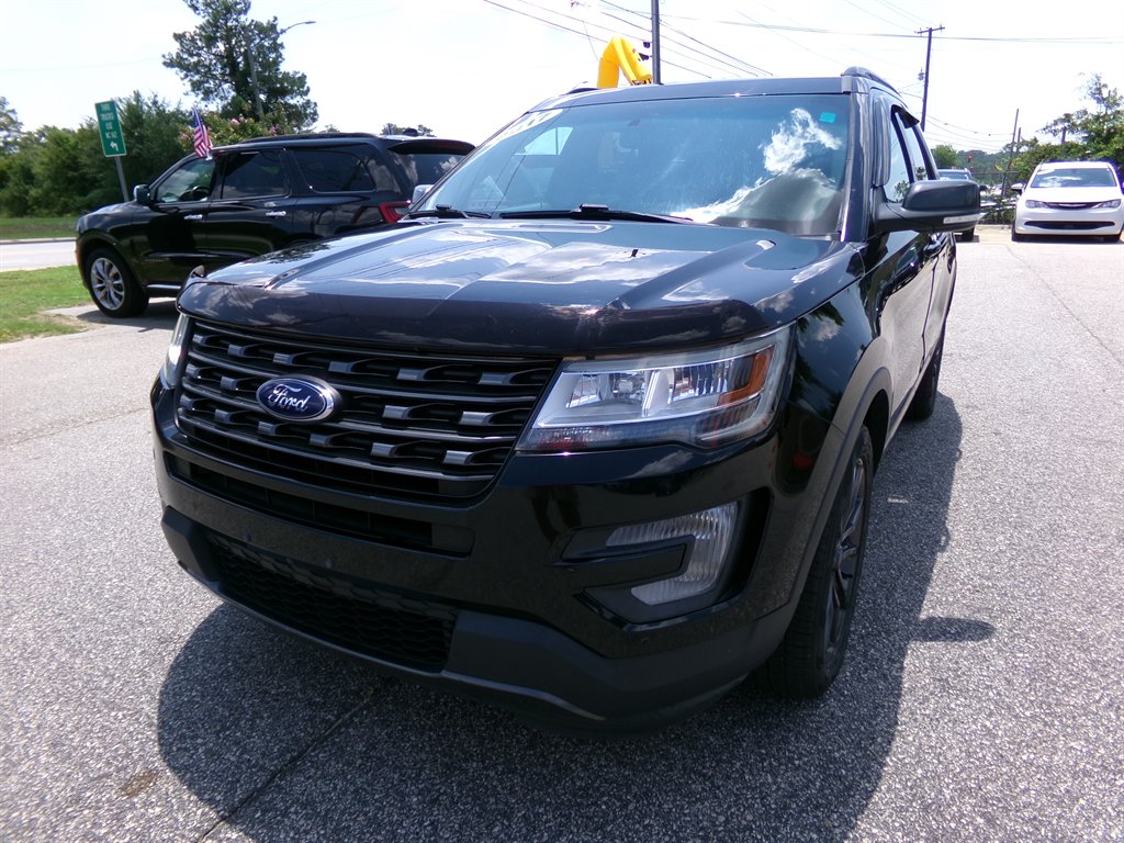 2017 Ford Explorer - $17,964