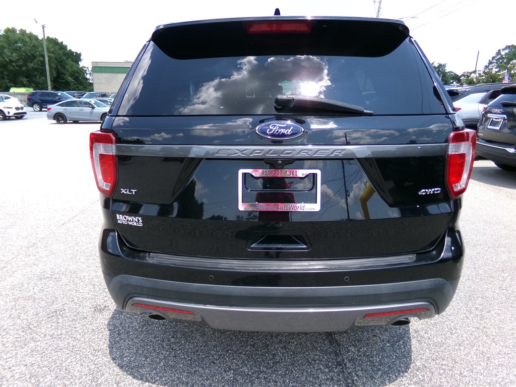 2017 Ford Explorer - $17,964