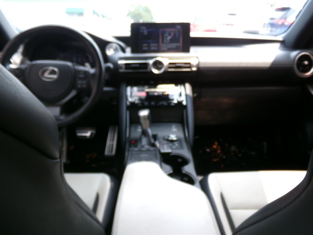 2021 Lexus IS