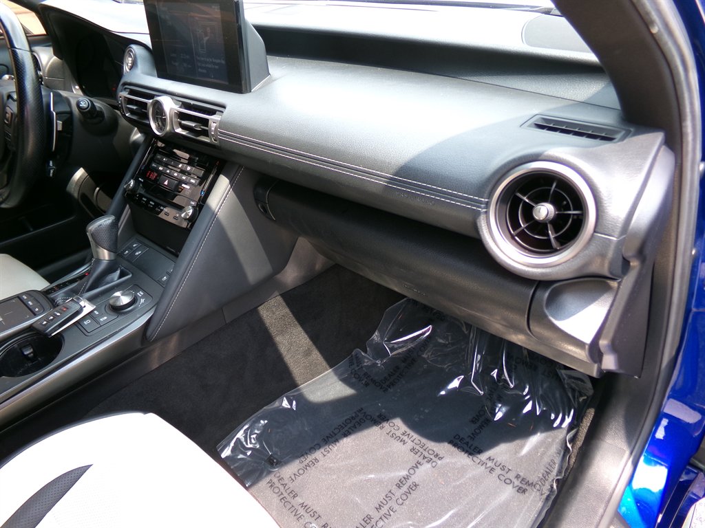 2021 Lexus IS
