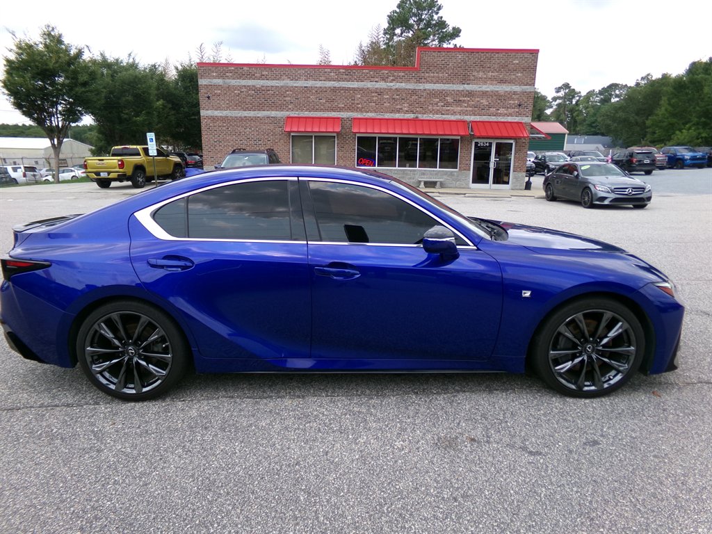 2021 Lexus IS