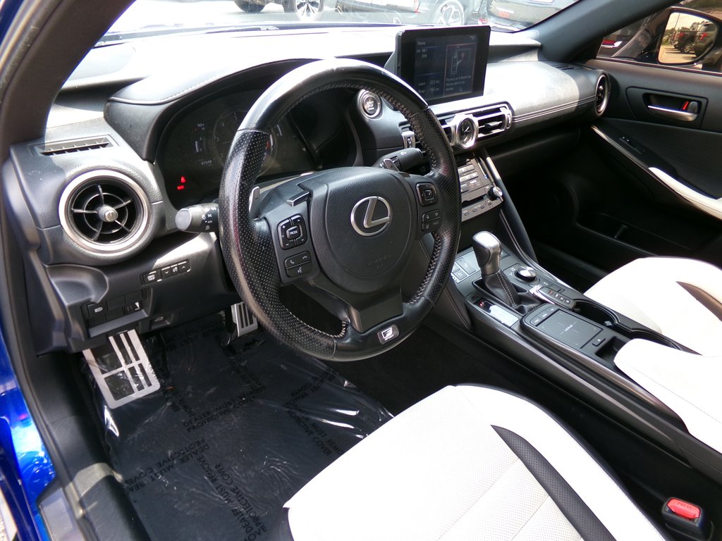 2021 Lexus IS