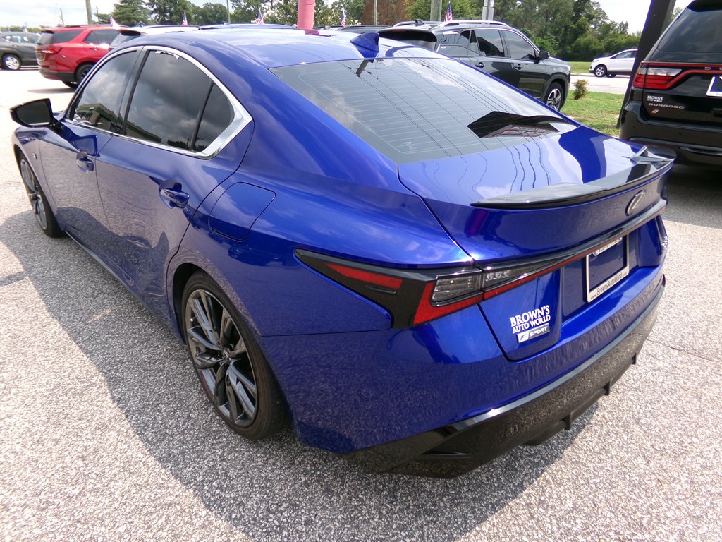 2021 Lexus IS