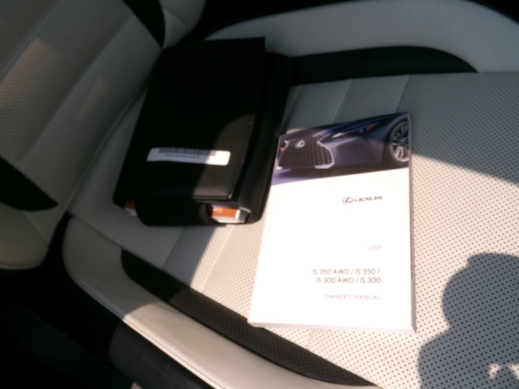 2021 Lexus IS
