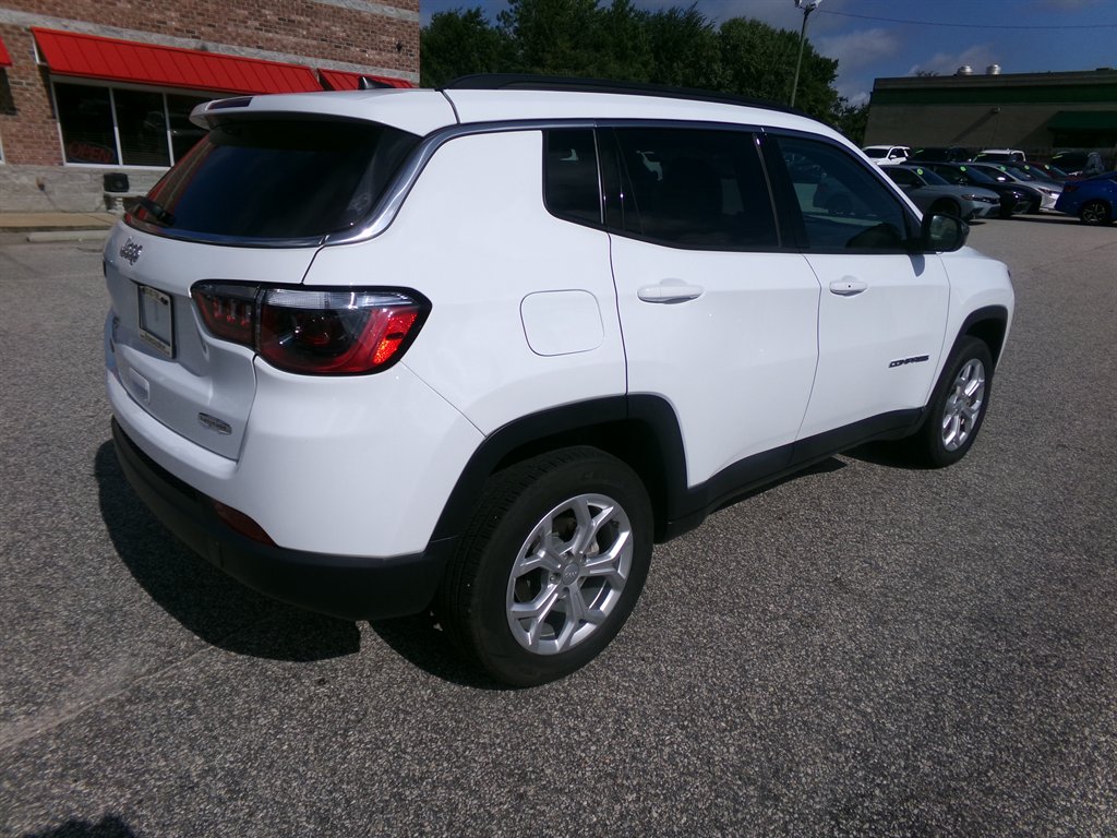 2024 Jeep Compass - $22,569