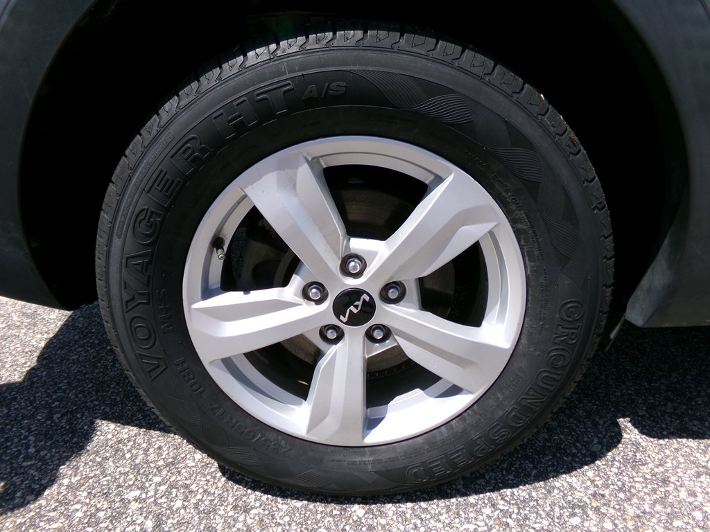 2022 Kia Sorento - $20,977
