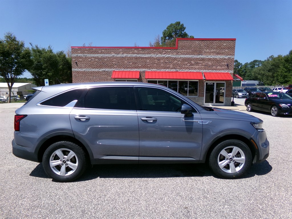 2022 Kia Sorento - $20,977