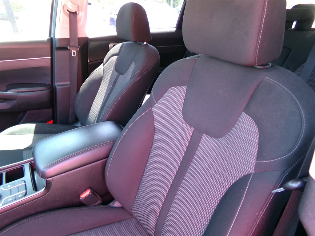 2022 Kia Sorento - $20,977