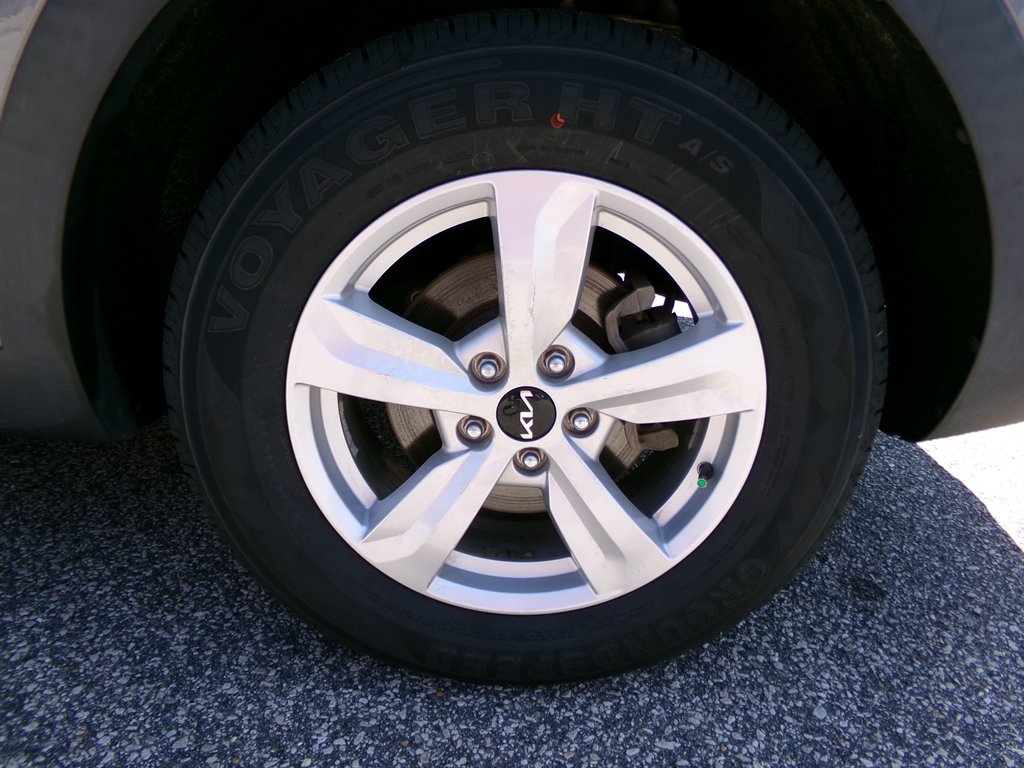 2022 Kia Sorento - $20,977