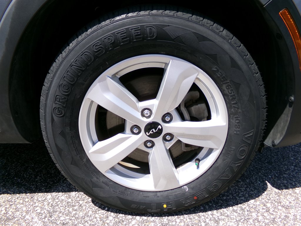 2022 Kia Sorento - $20,977