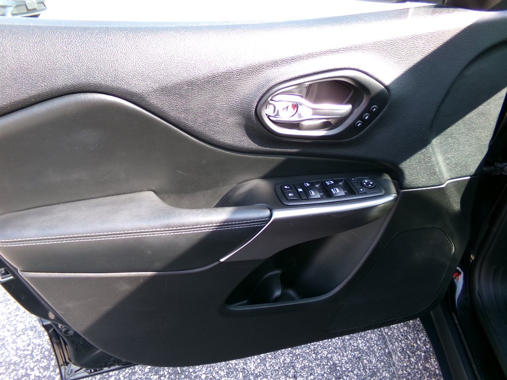 2019 Jeep Cherokee - $24,955