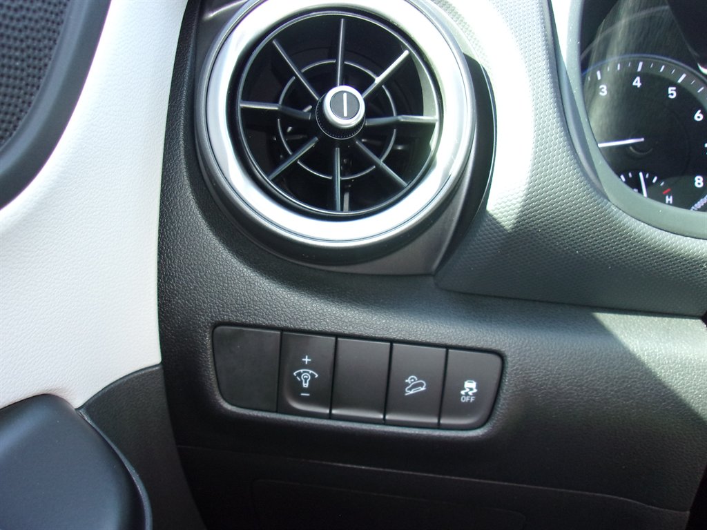 2023 Hyundai Kona - $22,654