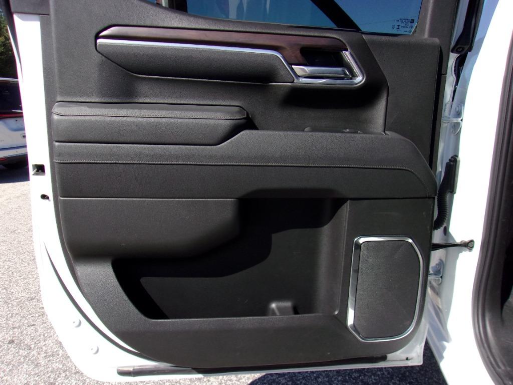 2025 GMC Sierra - $41,614