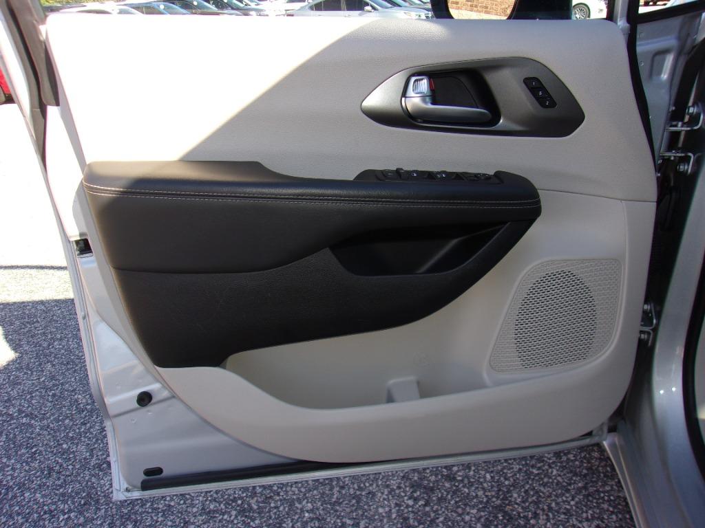 2024 Chrysler Pacifica - $26,914