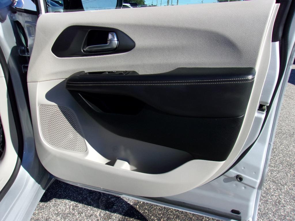2024 Chrysler Pacifica - $26,914