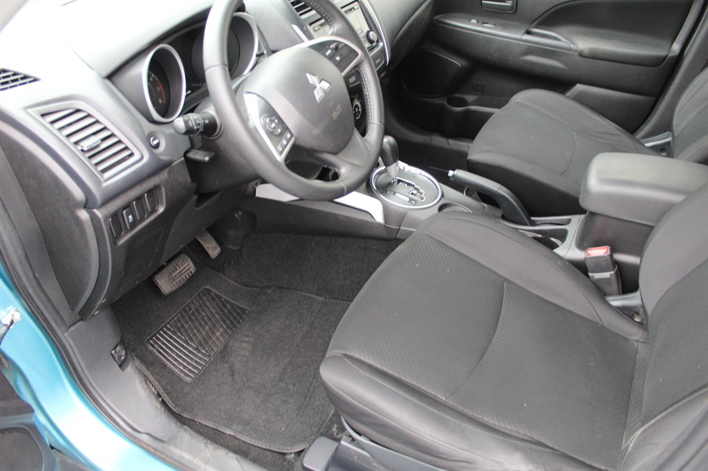 2014 Mitsubishi Outlander Sport ES photo