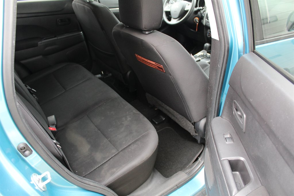 2014 Mitsubishi Outlander Sport ES photo