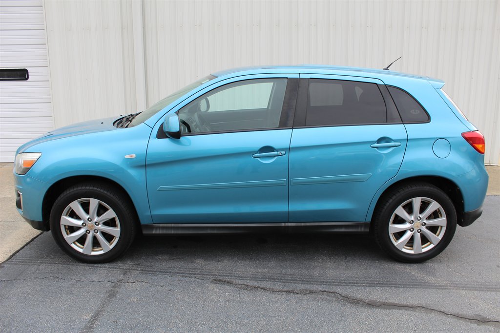 2014 Mitsubishi Outlander Sport ES photo