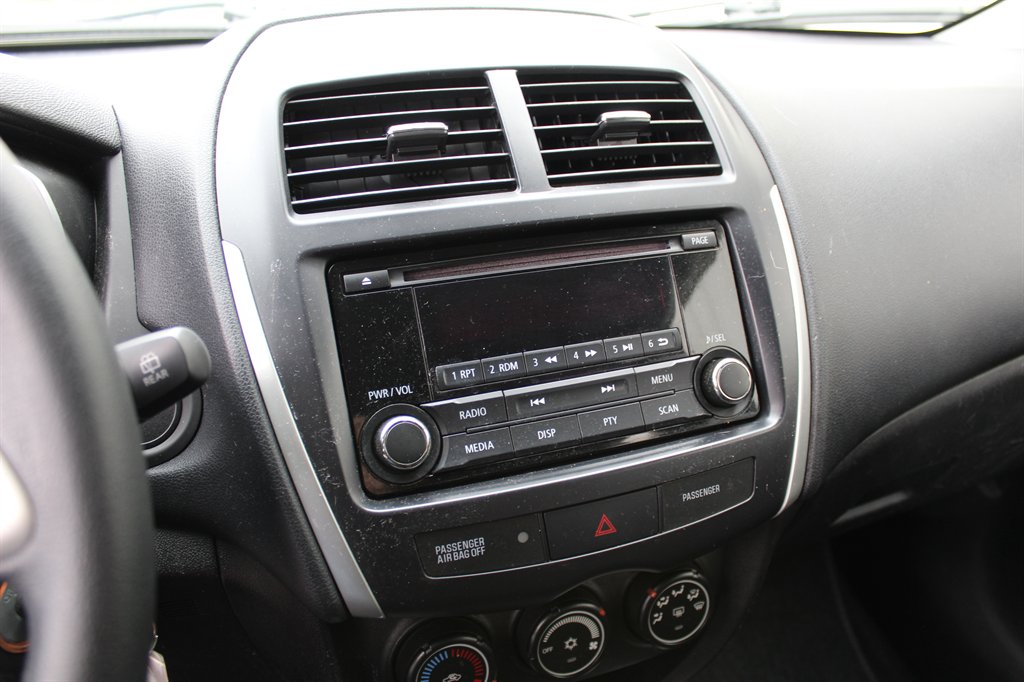 2014 Mitsubishi Outlander Sport ES photo