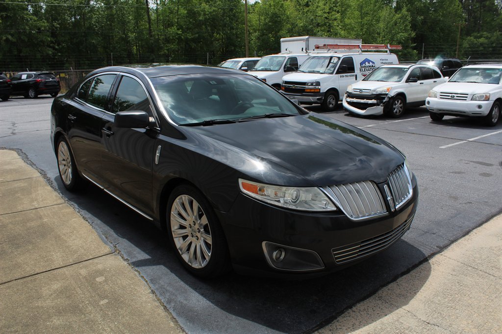 2011 Lincoln MKS photo