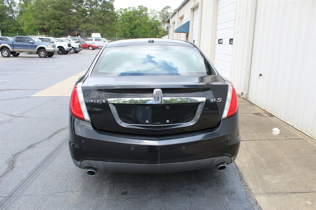 2011 Lincoln MKS photo