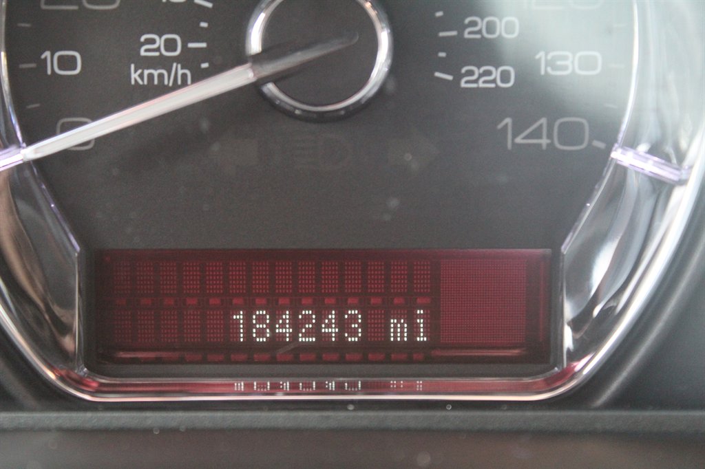2011 Lincoln MKS photo