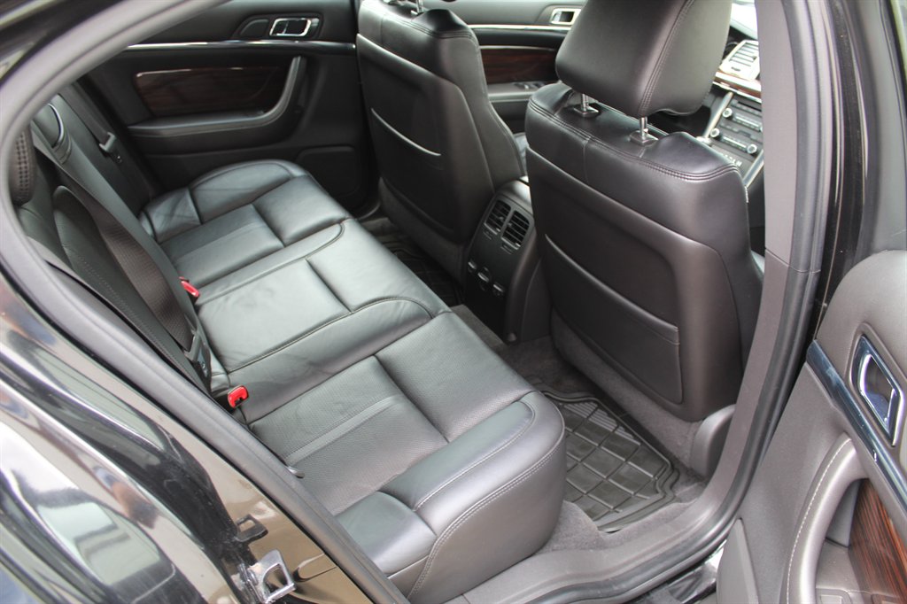 2011 Lincoln MKS photo