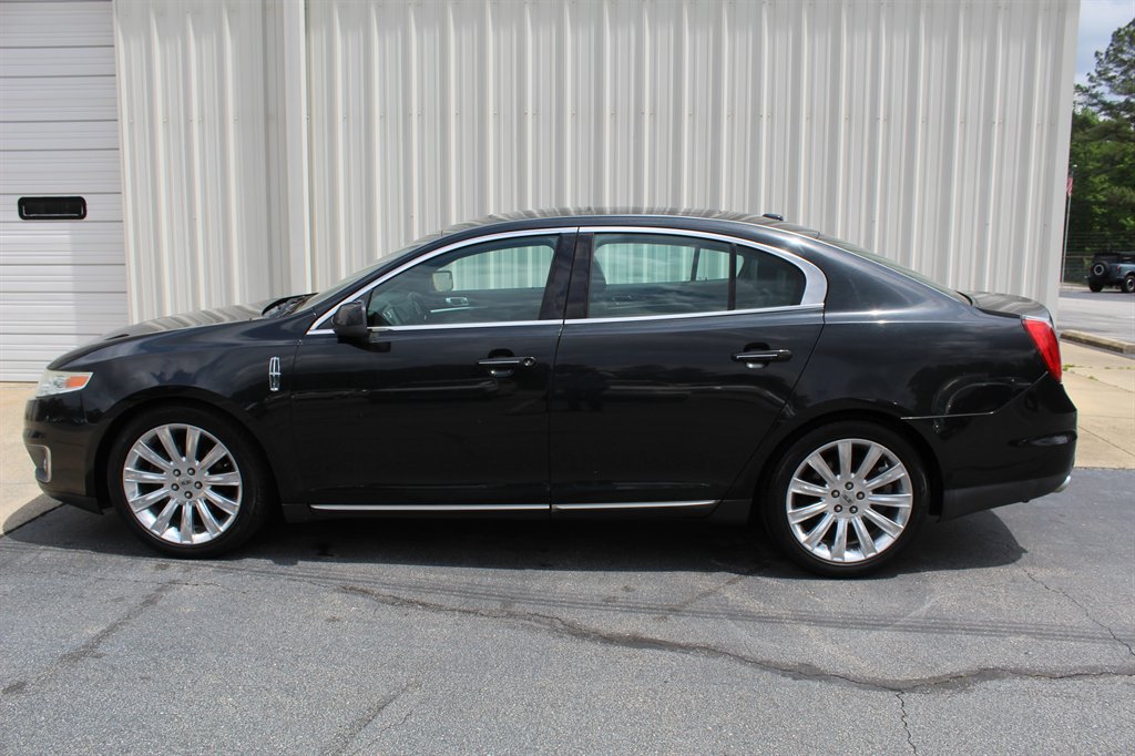 2011 Lincoln MKS photo
