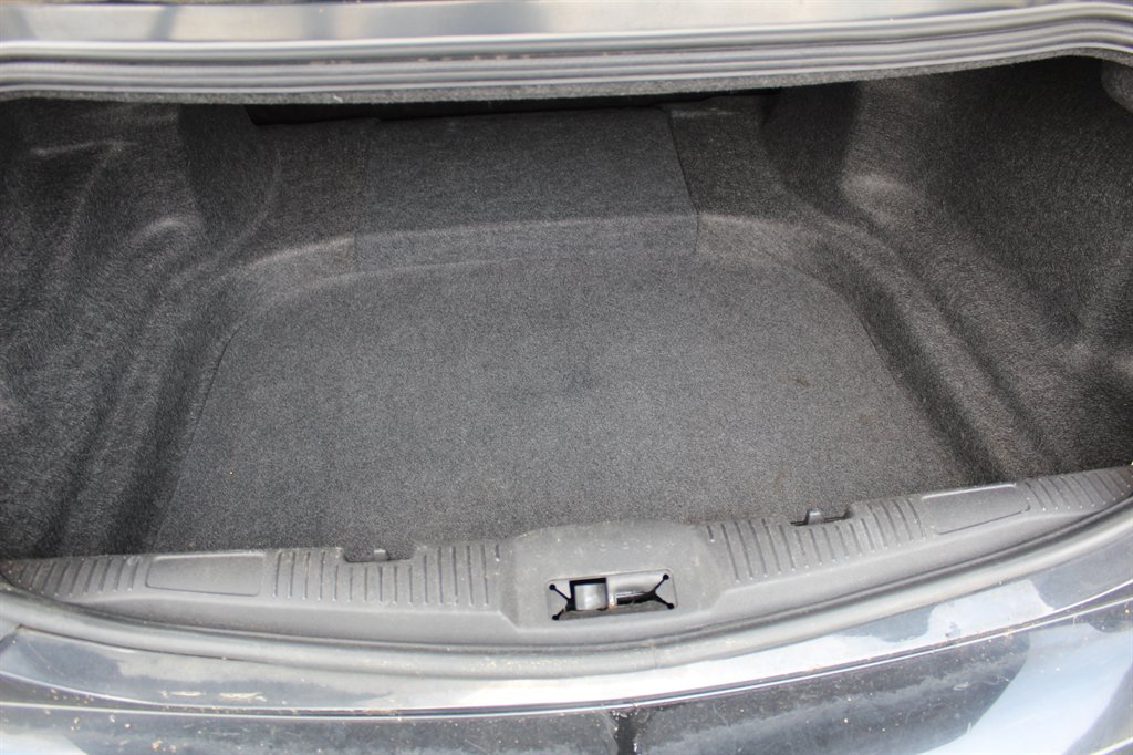 2011 Lincoln MKS photo