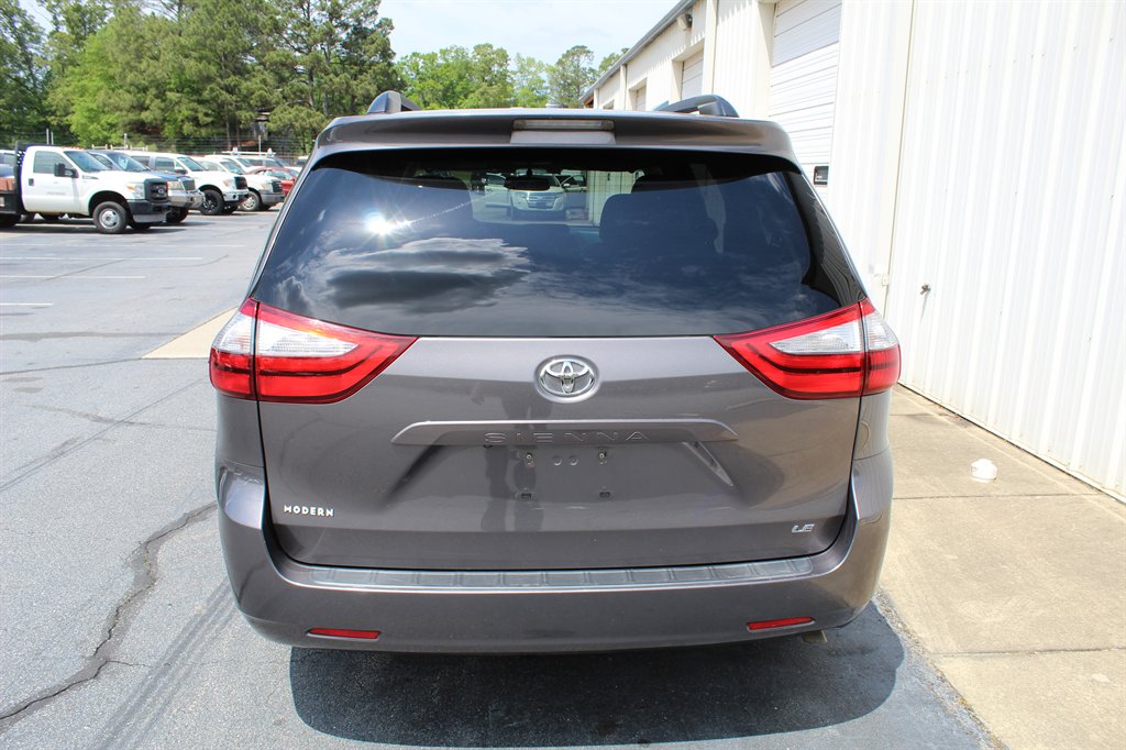 2015 Toyota Sienna - $8,290