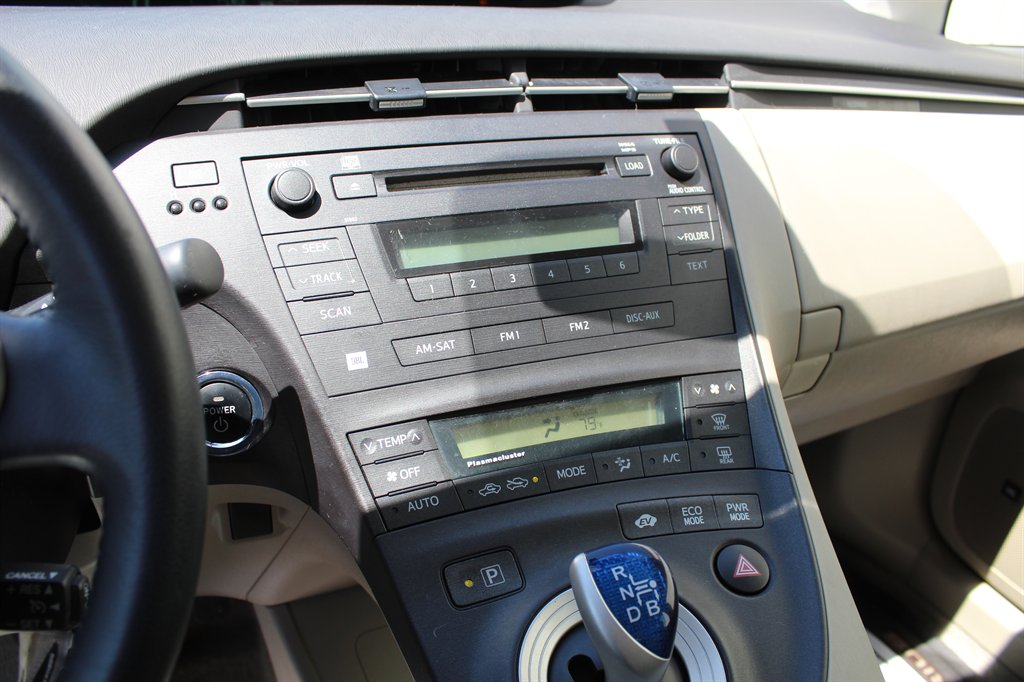 2010 Toyota Prius II photo