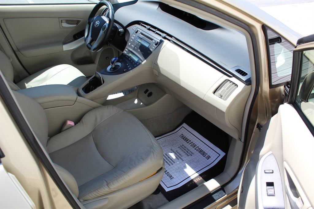 2010 Toyota Prius II photo